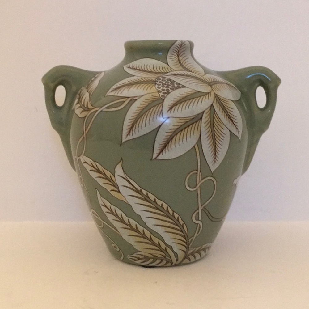 Amita Hand Painted Floral Design Mini Vase NWOT